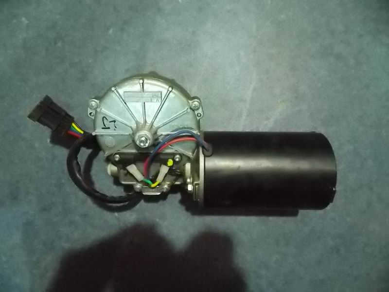 Электродвигатель стеклоочистителя;; удалил так же, как 5205-01619