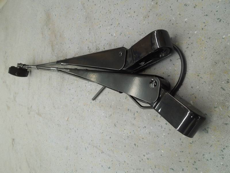 Wiper arm-left