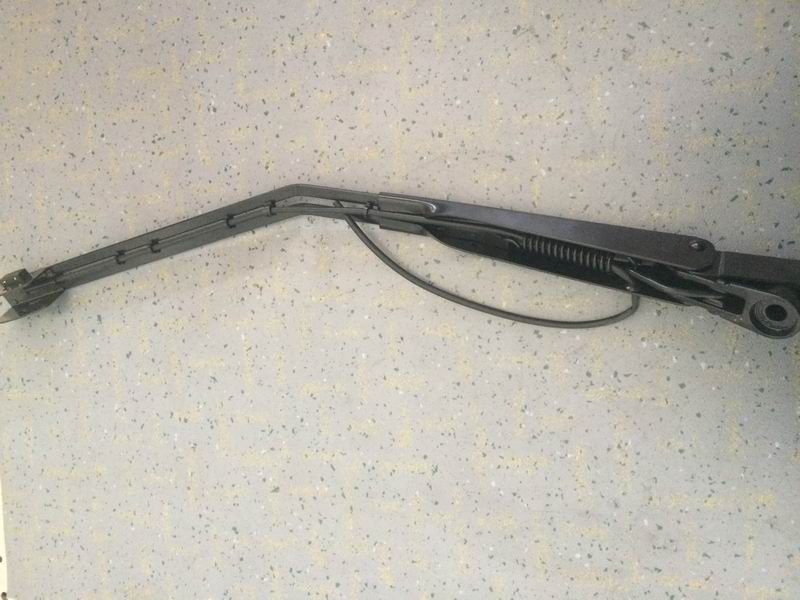 Wiper arm right 750mm double flat wire