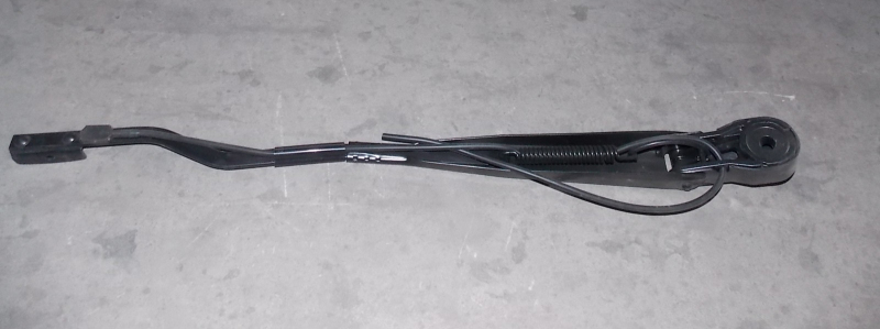 Wiper arm right 700mm single flat wire