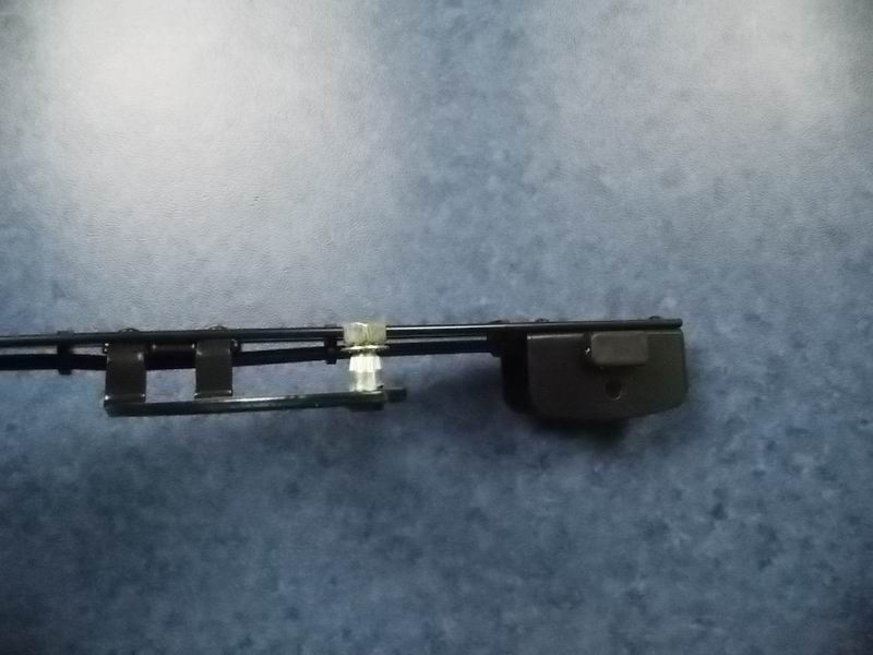 Wiper arm-left; 750MM; double flat wire; with auxiliary brush-1