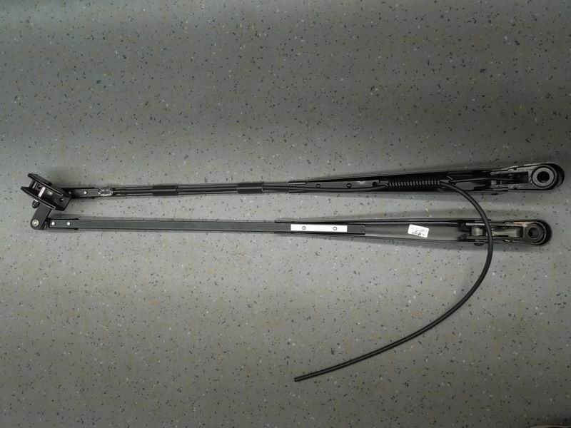 Рычаг стеклоочистителя правый; удалил так же, как 5205-02015