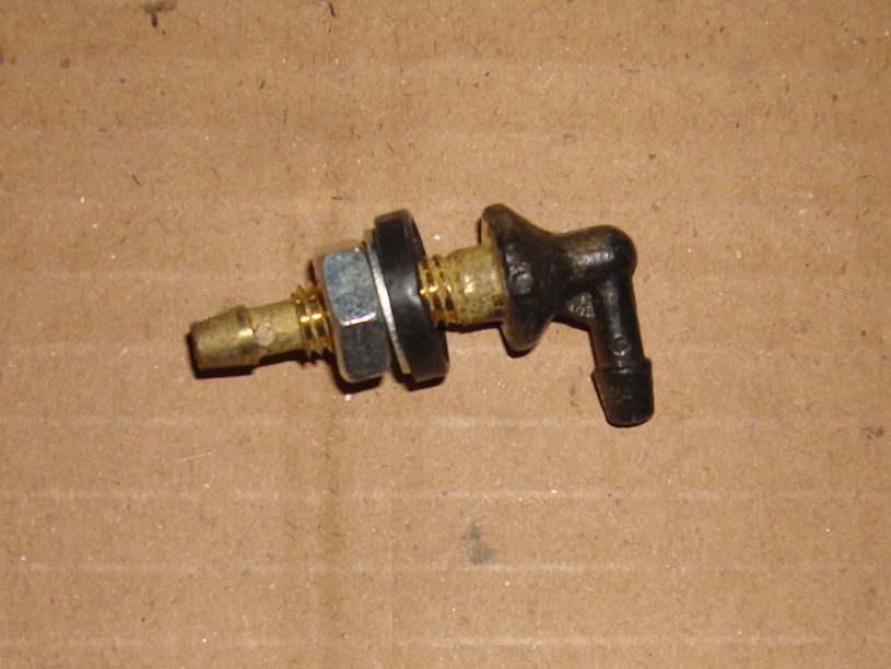 Двустороннее использование шланга для распыления воды