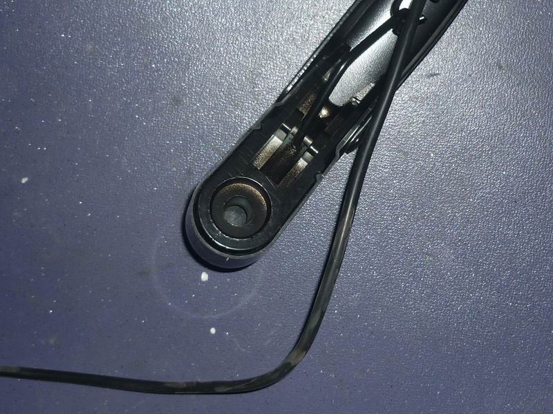 Single round tube wiper arm-right with bowl-shaped lid-1