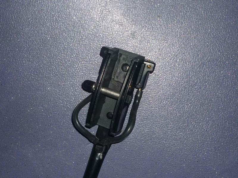 Single round tube wiper arm-right with bowl-shaped lid-2