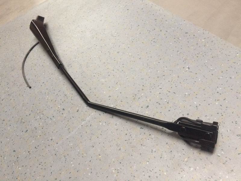 Single round tube wiper arm-left with square cover-1