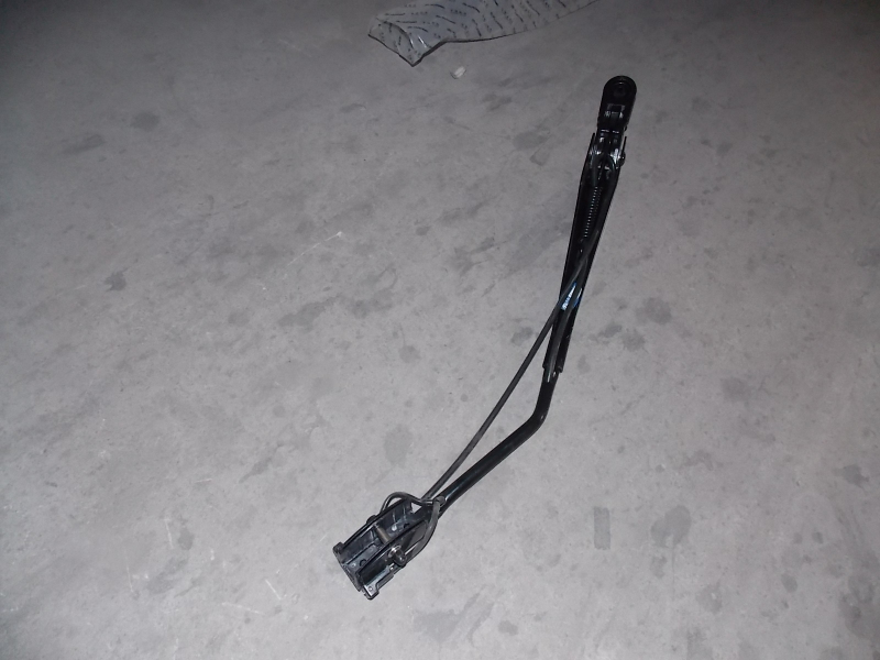 Single round tube wiper arm-left with square cover-1