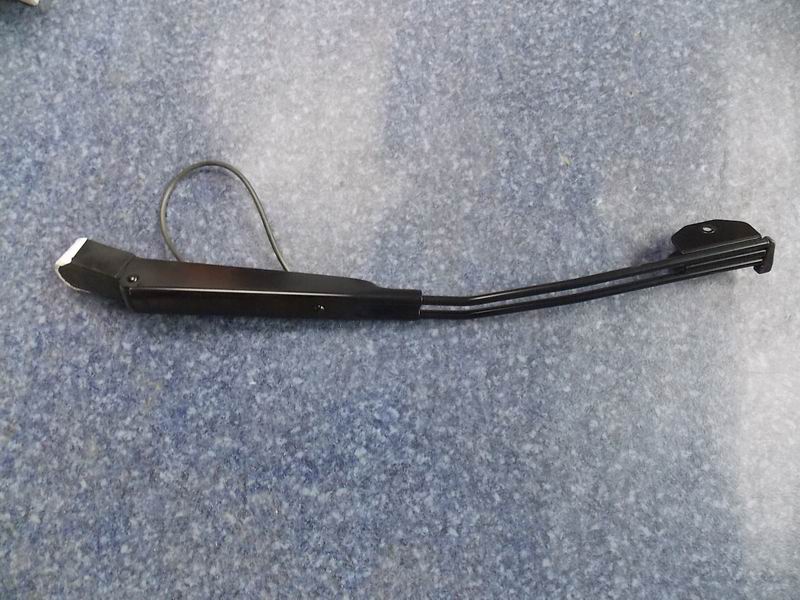 Wiper arm-right