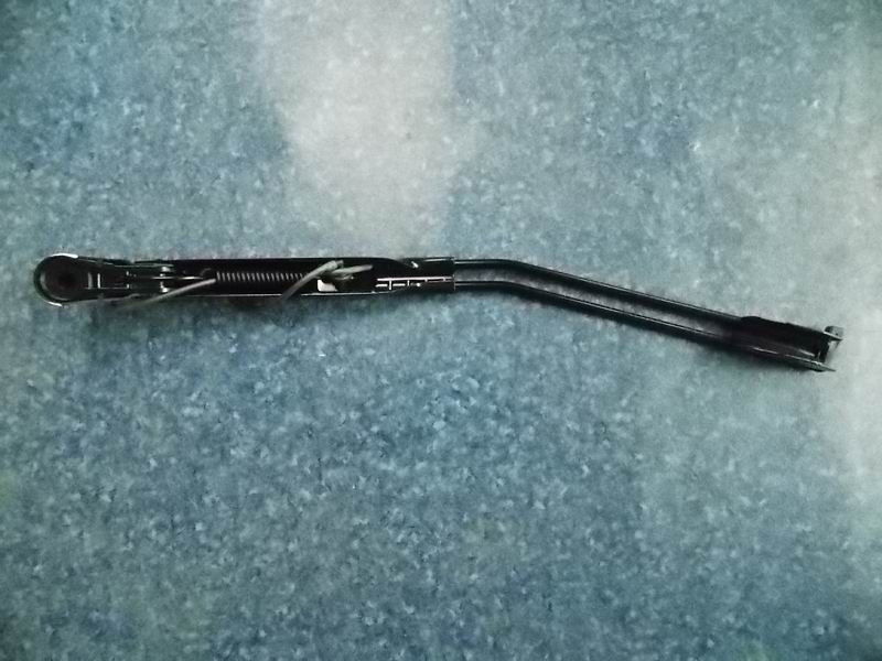 Wiper arm-right-1