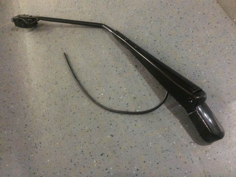 Single round tube wiper arm-left; with square cover-1