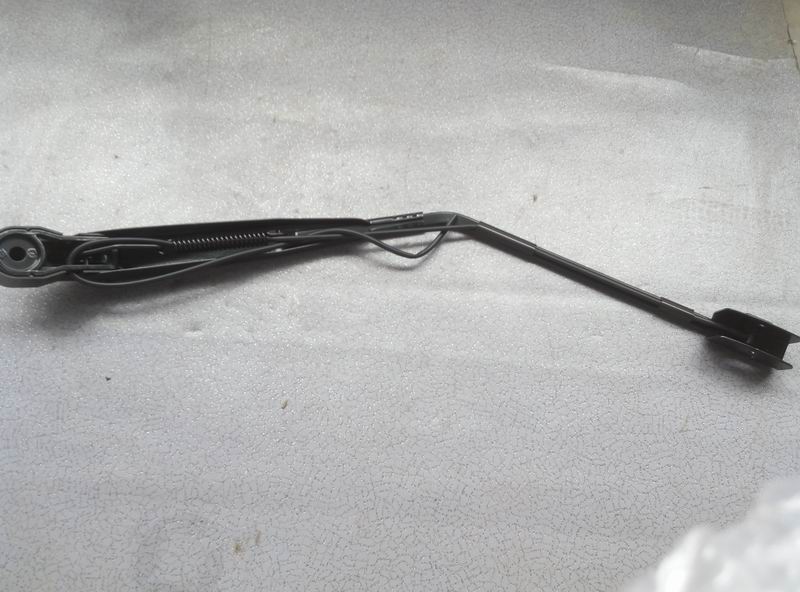 Рычаг стеклоочистителя левый 750MM один плоский провод