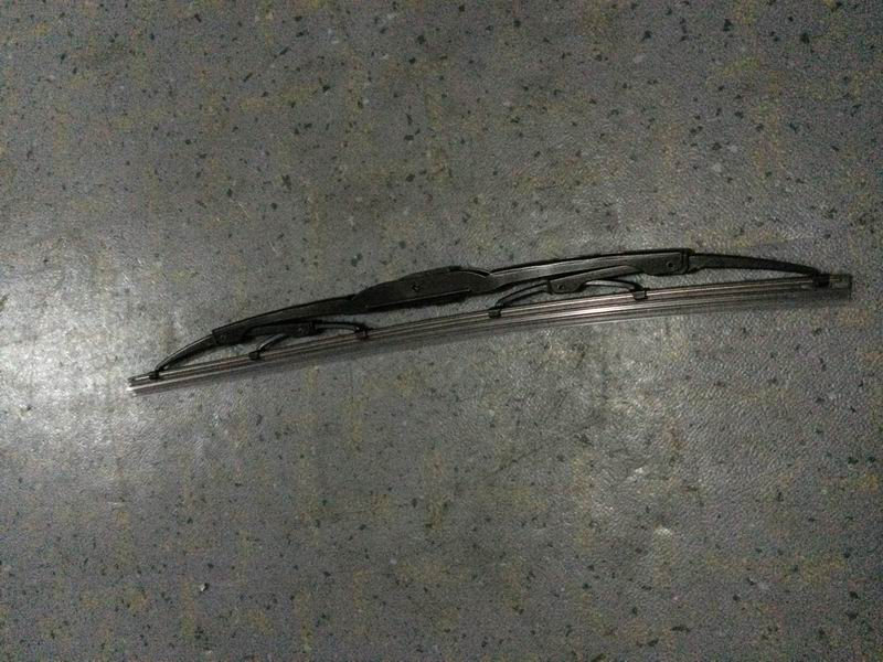 Wiper blade; can be replaced by 5205-02620