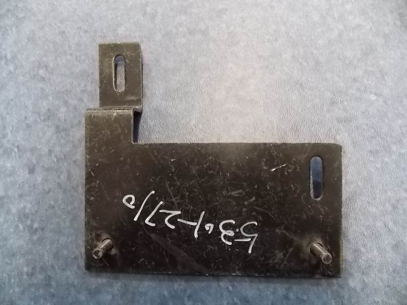 Деталь крепления переднего замка, кронштейн установки правой передней фары левый, ЗК 6127H-1