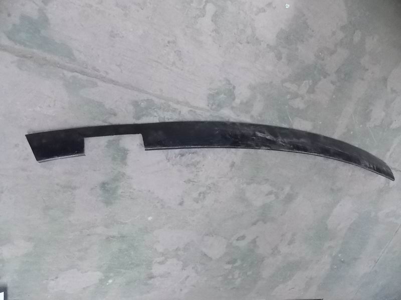 Decoration parts on the right side of the front circumference