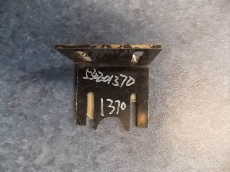 Front lock fixture, headlight bracket, C134-1