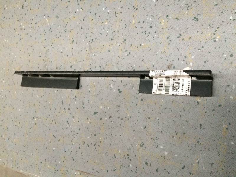 Крепление переднего замка, правая сторона, H 638