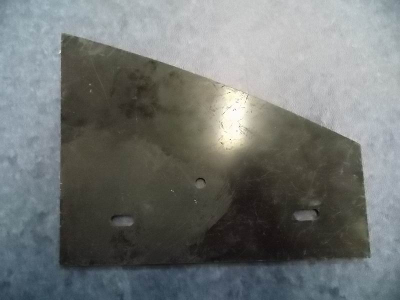 Hinge shim on the right side of the engine door-1