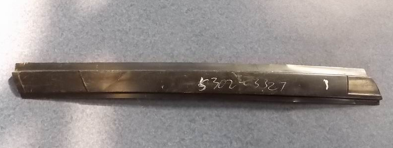 Right side skin on the front windshield (6662D weight reduction vehicle)-1