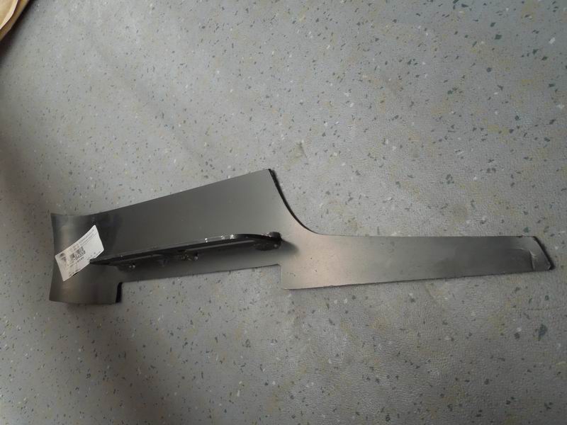 Exterior bracket, left light frame side connection plate, 6122HD9-2