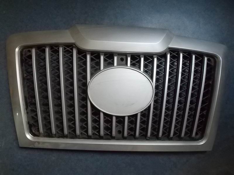 Front decorative parts, spray paint