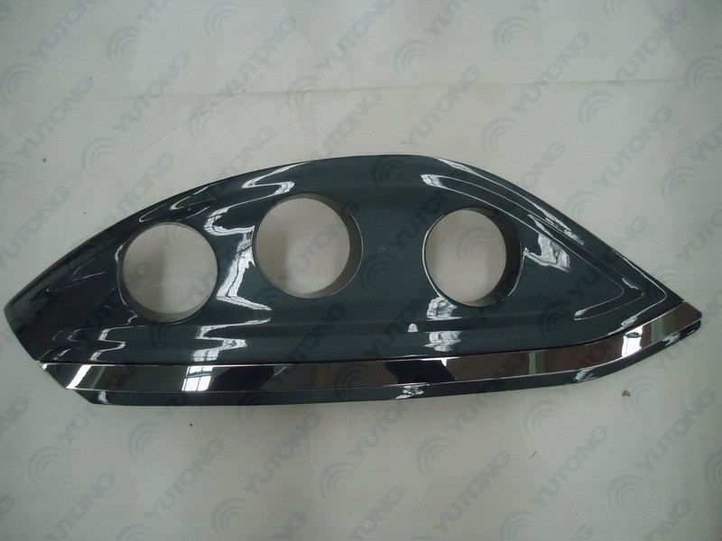 Front decorative parts, low-end lampshade on the left side of the light frame (cold gray)