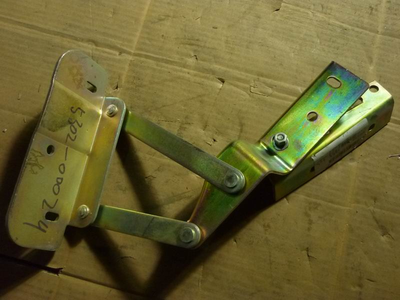 Front engine door right hinge-2