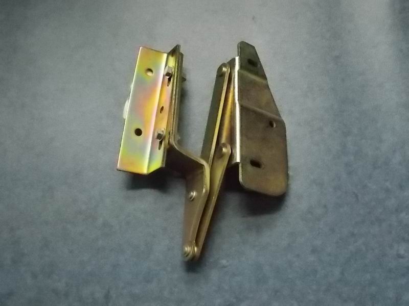 School bus front cover four-bar hinge, Y-1