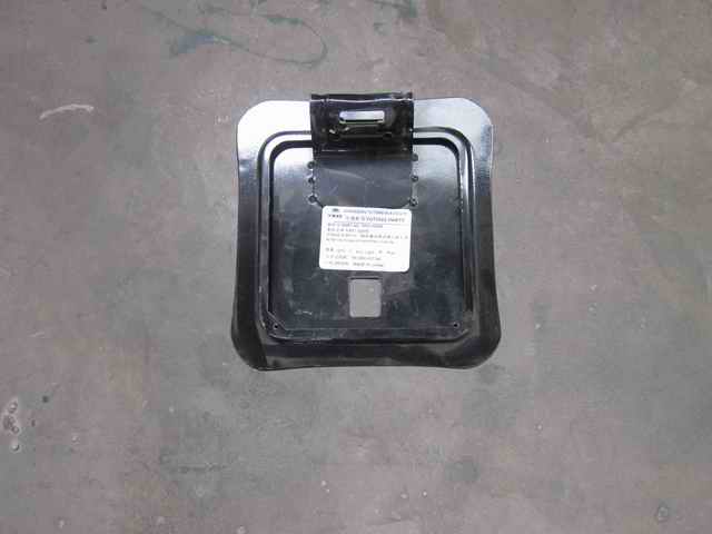 Spring hinged iron gas filler cover (165*165, buckle)
