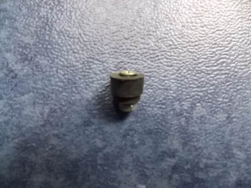 Fuel cover vibration damping pad