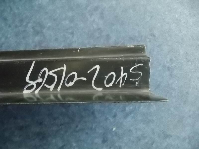 Водитель останавливается перед дверью-3