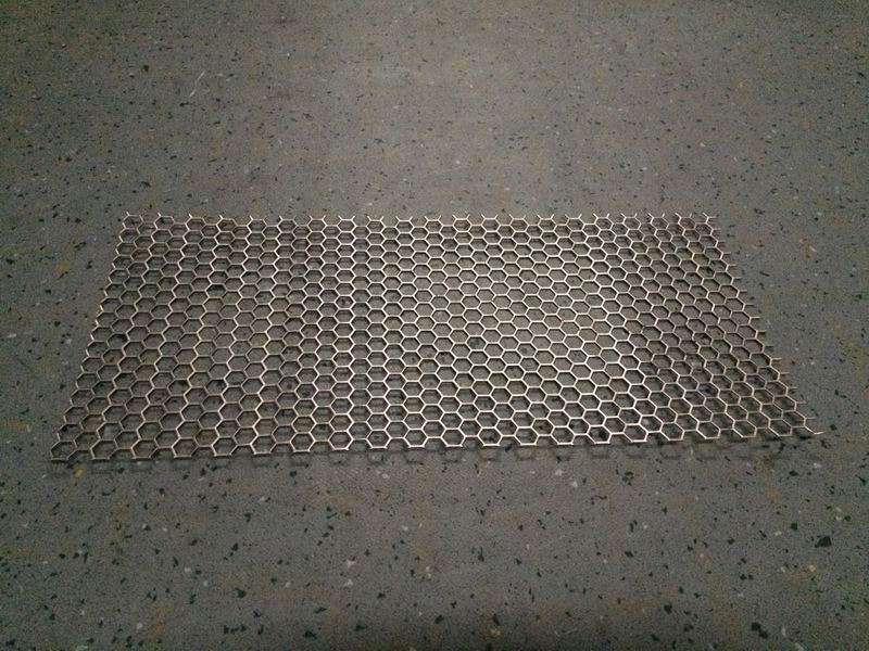 Side circumference air intake mesh plate (438*212)