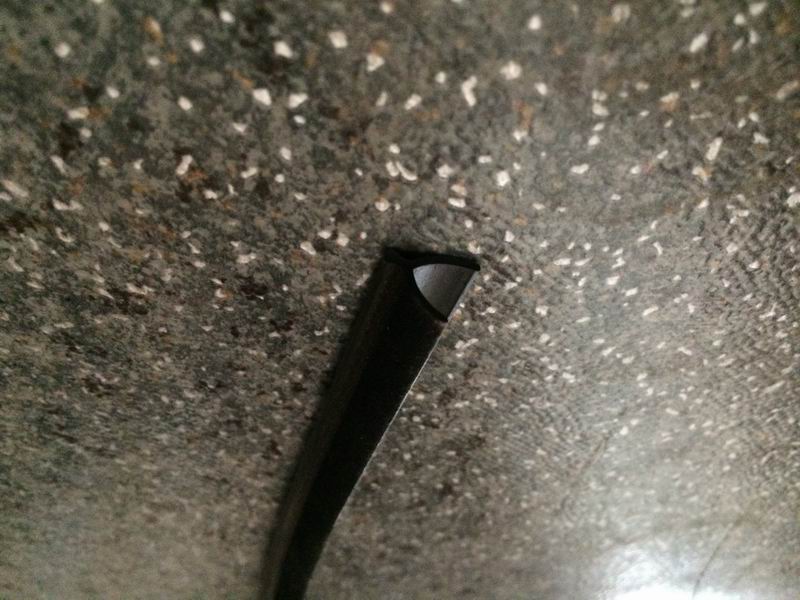 D 6608T type sliding window column sealing strip