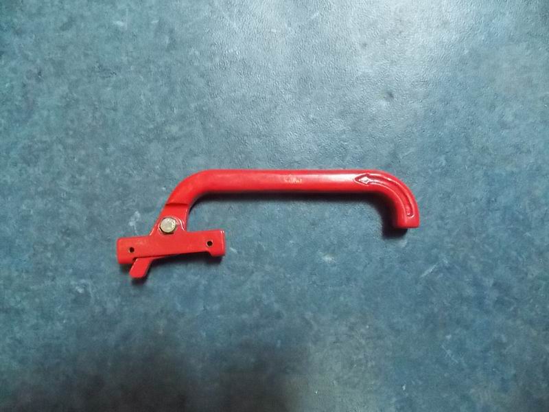 Откройте ручку аварийного окна