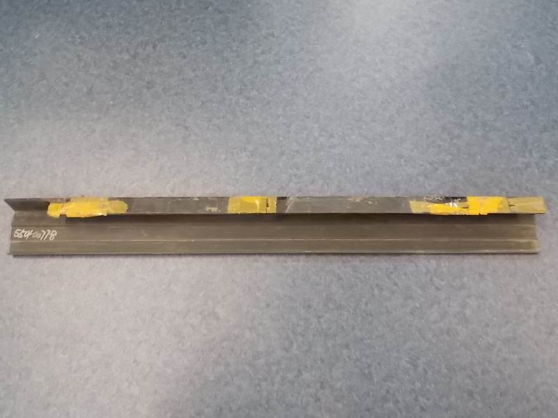 Folding door lintel, L=836