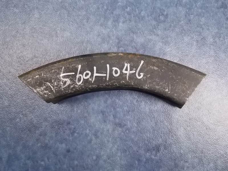 Reinforced beam at the upper right corner of the rear circumference