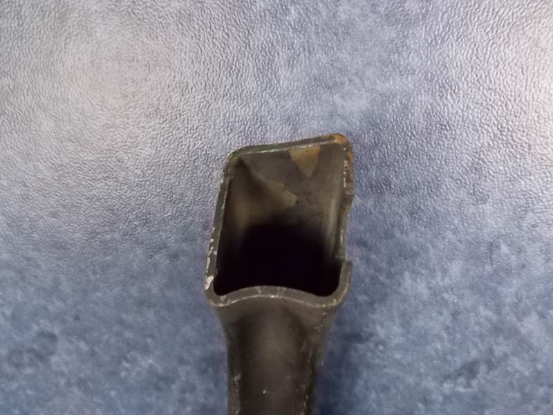 Reinforced beam at the upper right corner of the rear circumference-2