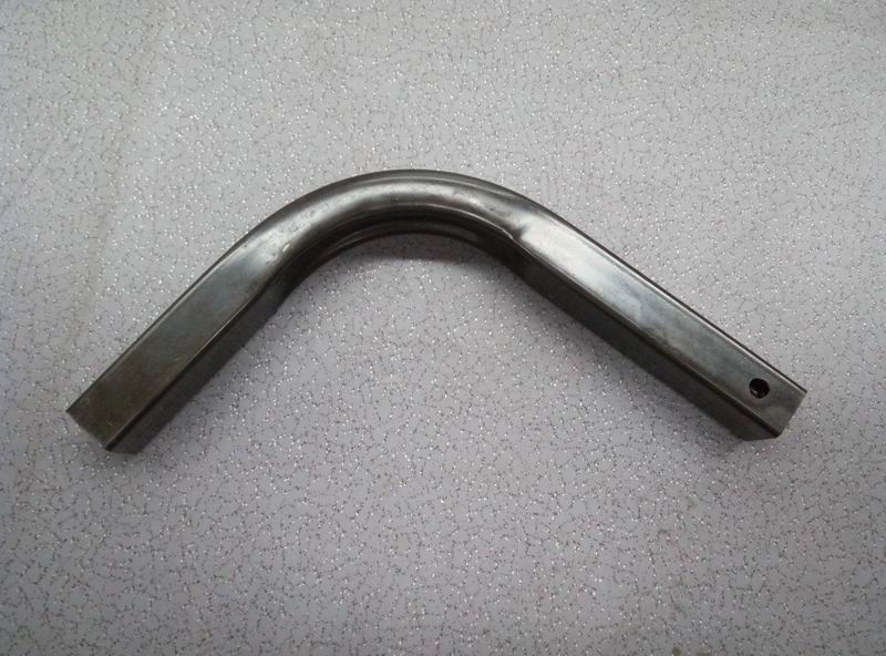 Rear edge inclined beam