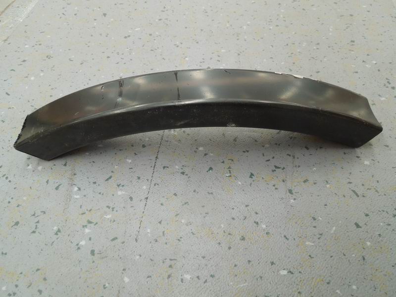 Rear corner connecting beam