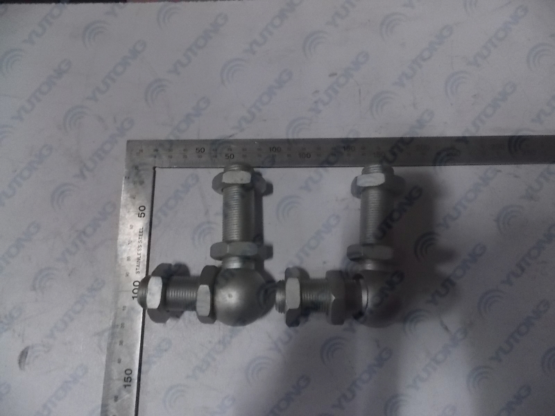 Rear engine door hinge assembly