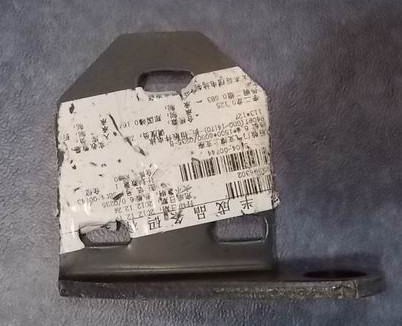 Место крепления петли с шаровой головкой для молотковой двери