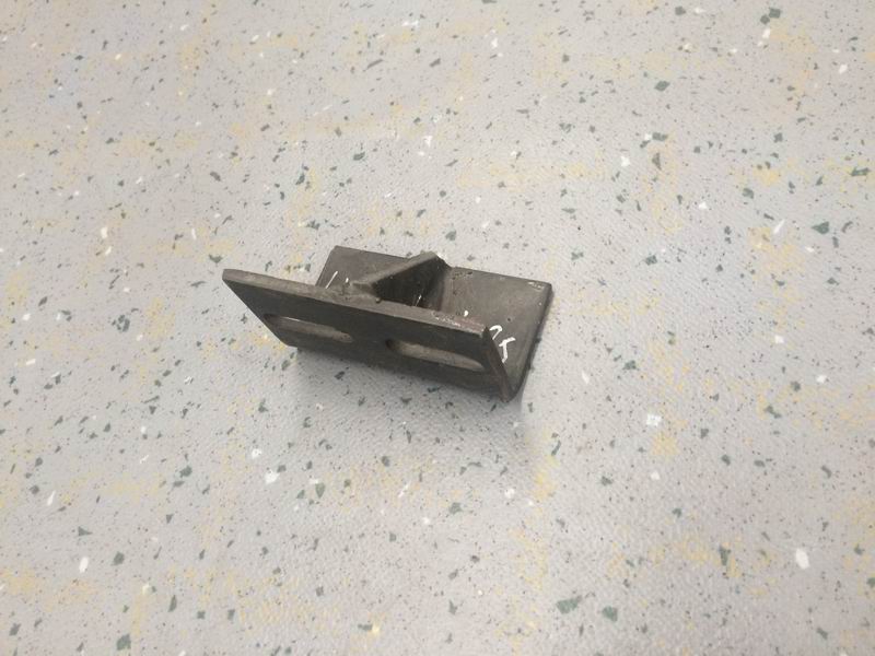 Место крепления петли с шаровой головкой для молотковой двери-2