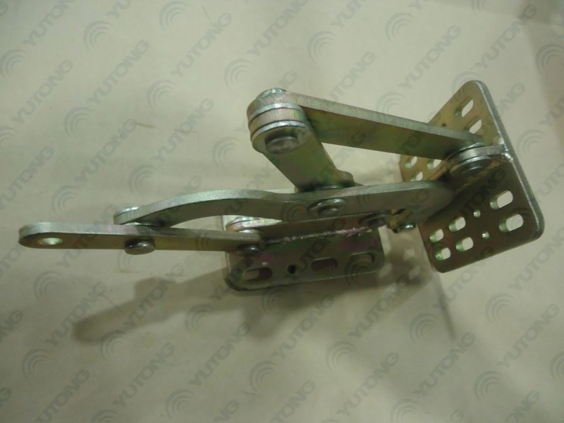 Rear hatch six-link hinge