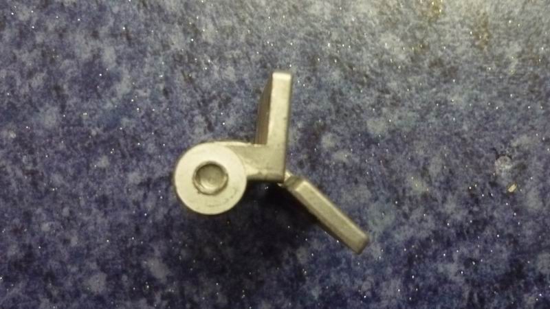 Hinges on air duct profile-1