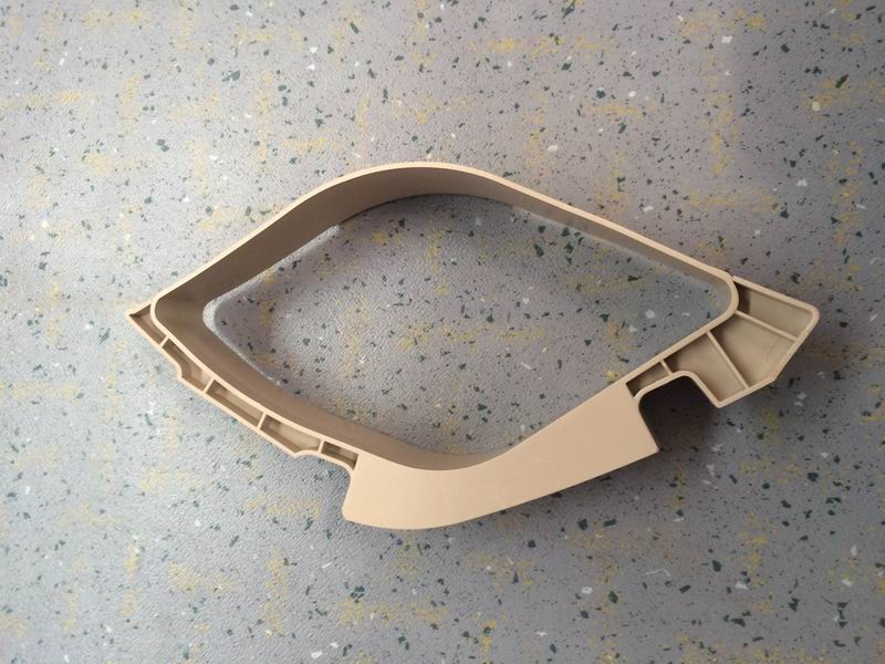 6710 Right air duct front injection molding plug without lamp