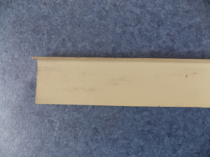 The inner skin of the first column of the right (beige)-1