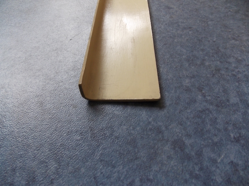 The inner skin of the first column of the right (beige)-2