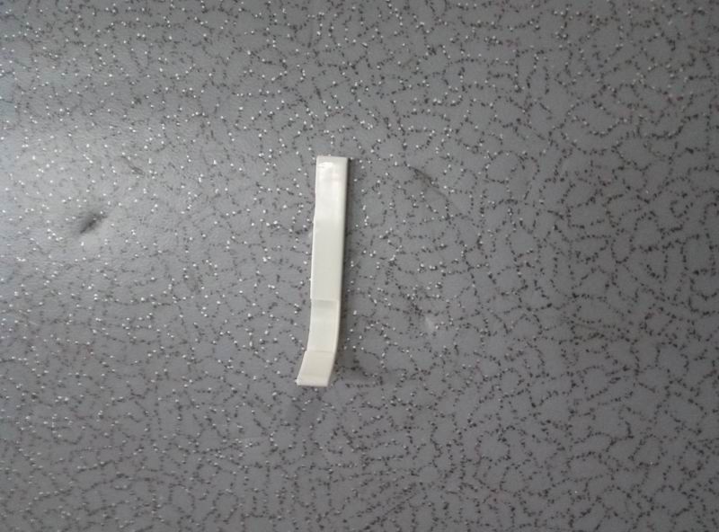 Внутренняя головка, передняя головка декоративного профиля на оконной раме Серебристо-серый