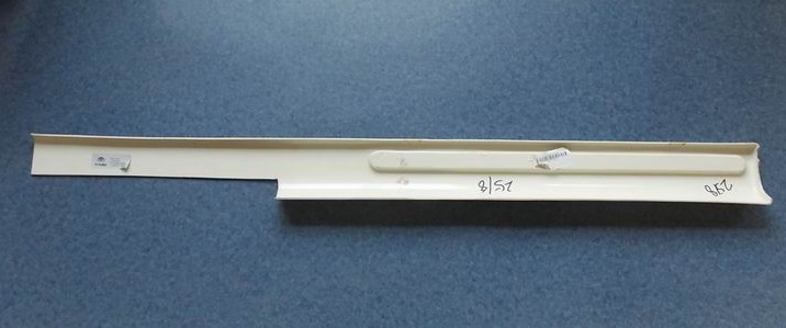 Front side decoration parts of passenger door, 6127H; Rhine white
