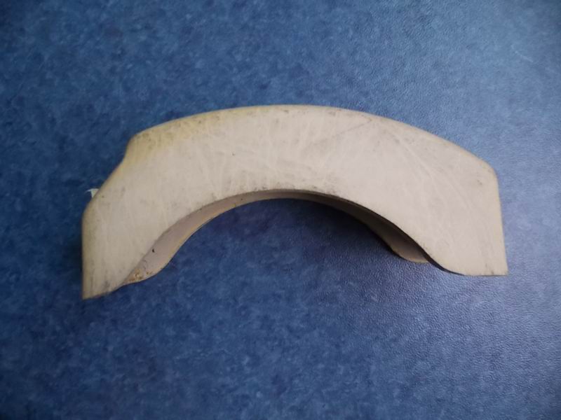 Luggage rack legs (6790H) temporarily changed to light yellow - Data group requirements