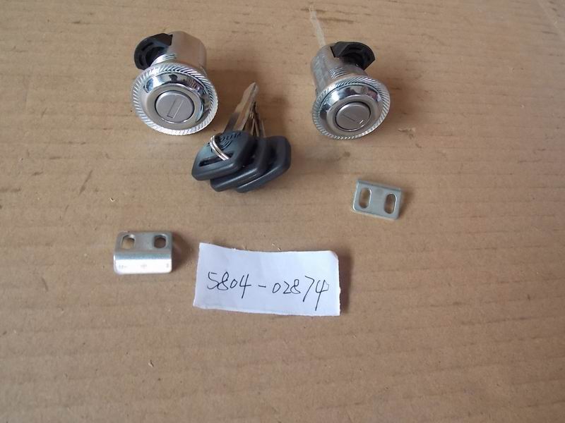 Interior luggage door lock (simplified interior)-1